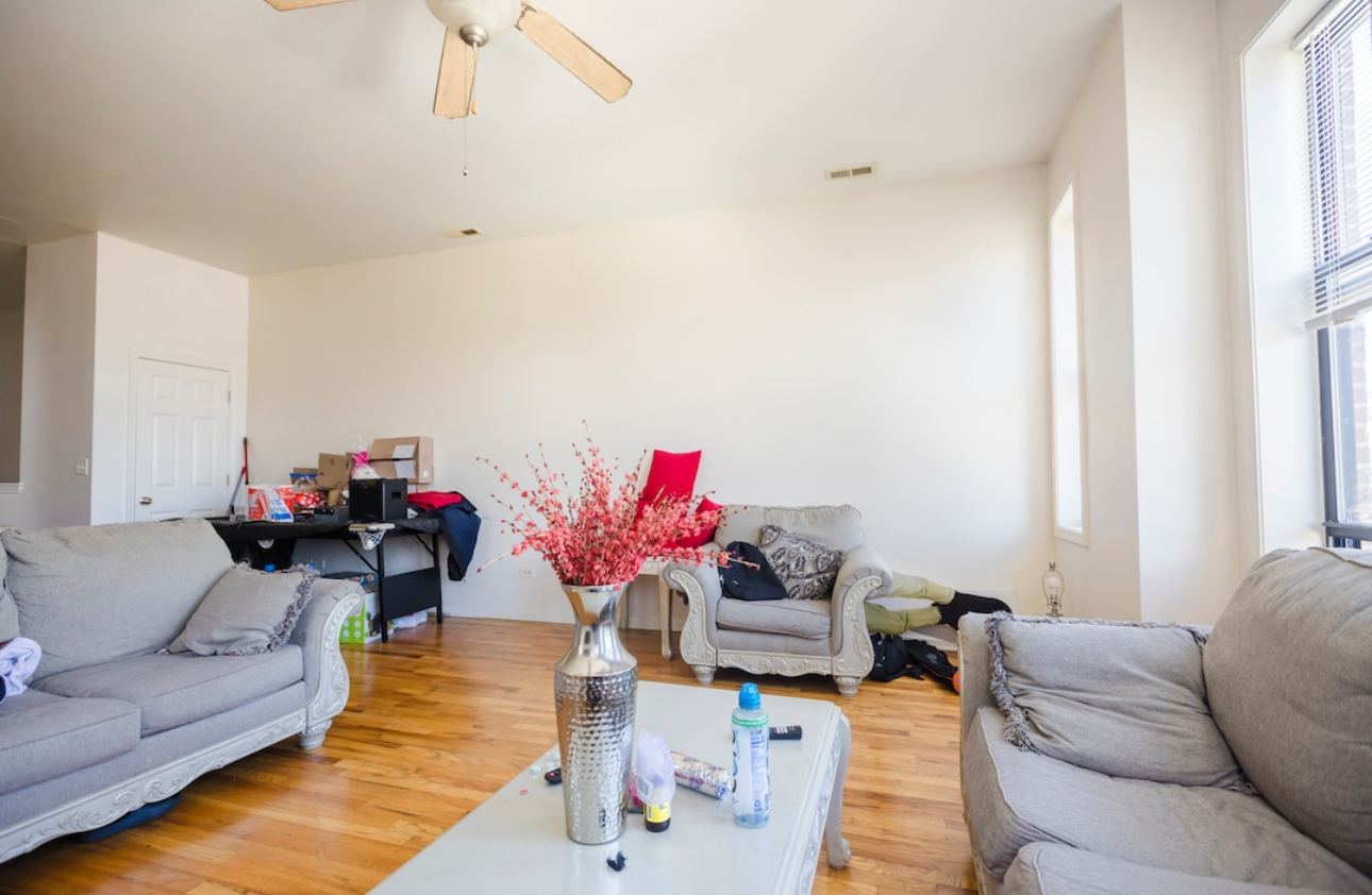 957 W 51st Street
