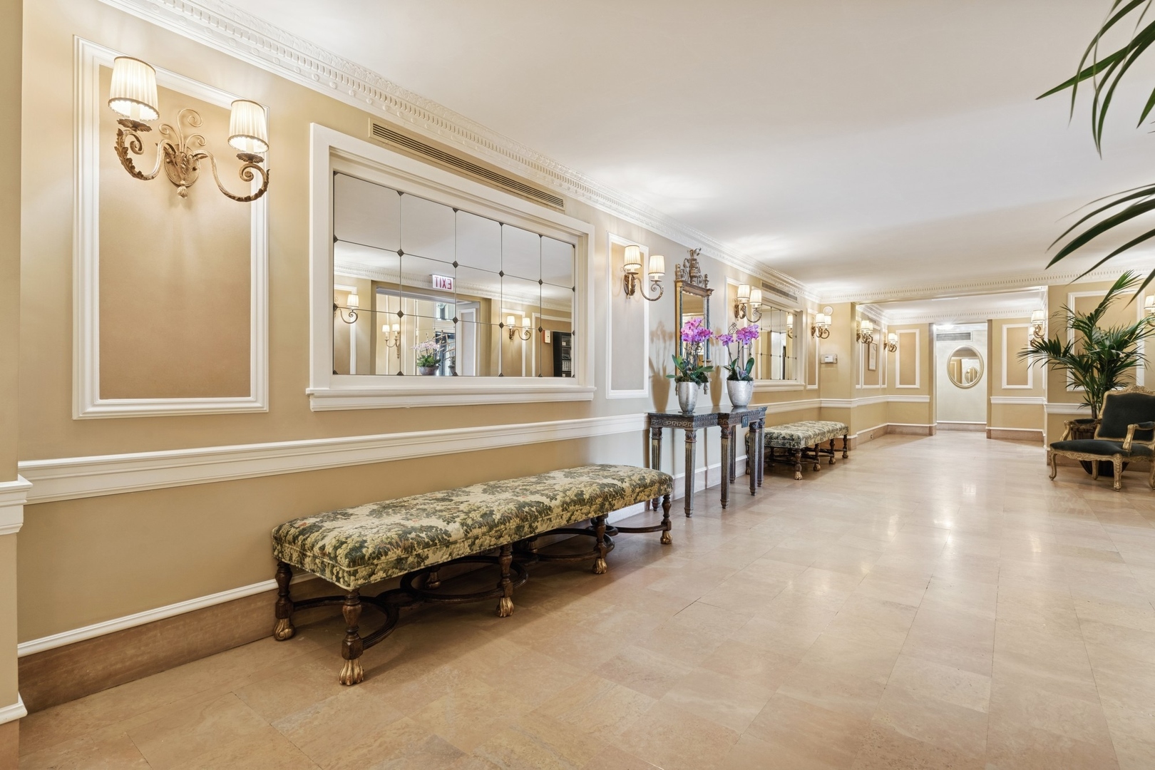219 E Lake Shore Drive 8C