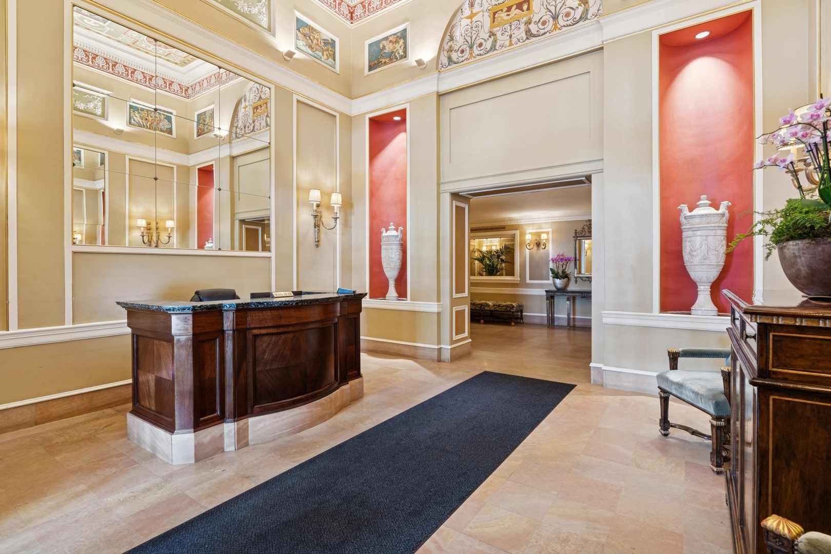 219 E Lake Shore Drive 8C