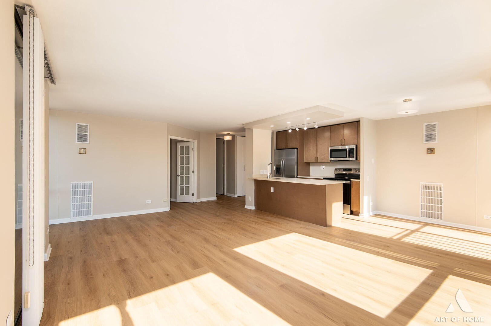 345 W Fullerton Parkway 1205