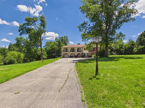 Tiny photo for 94 Old Creek Road, Palos Park, IL 60464 (MLS # 12676527)
