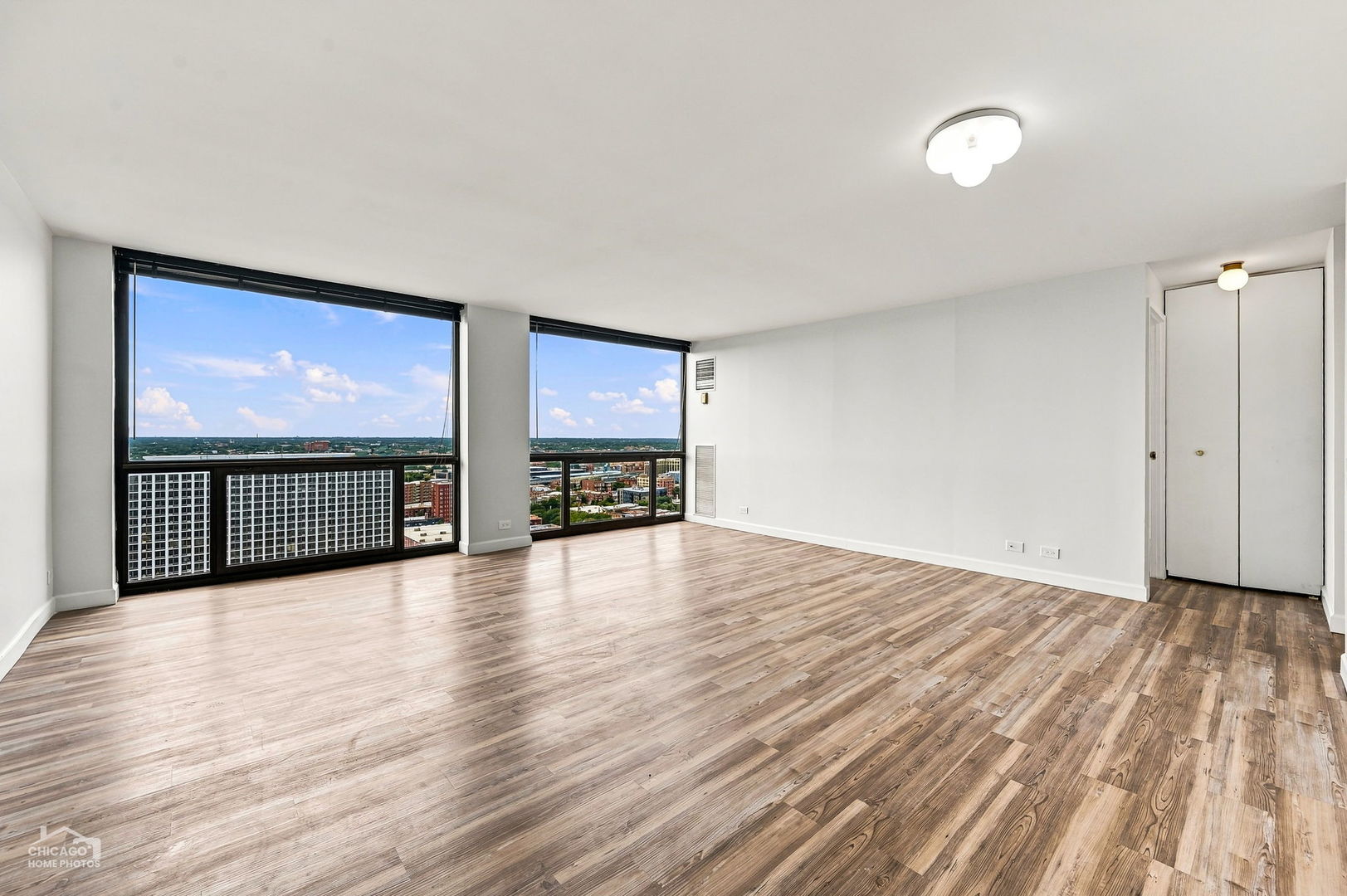4343 N Clarendon Avenue 2505