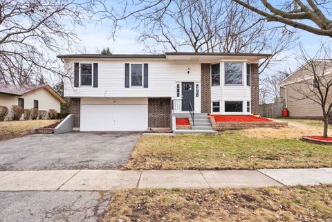 Photo of 153 SW Camelot Way, Bolingbrook, IL 60440 (MLS # 12578768)