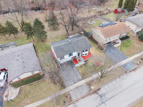 Tiny photo for 153 SW Camelot Way, Bolingbrook, IL 60440 (MLS # 12578768)