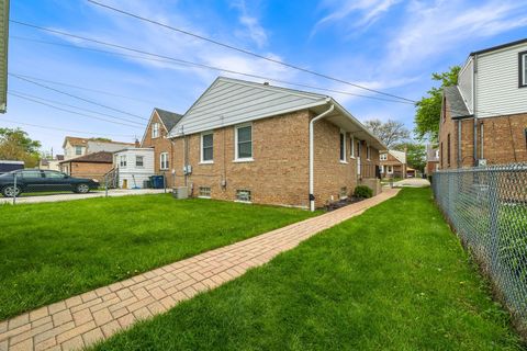 Tiny photo for 9636 S TROY Avenue, Evergreen Park, IL 60805 (MLS # 12633986)