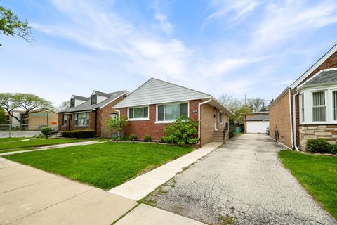 Photo of 9636 S TROY Avenue, Evergreen Park, IL 60805 (MLS # 12633986)