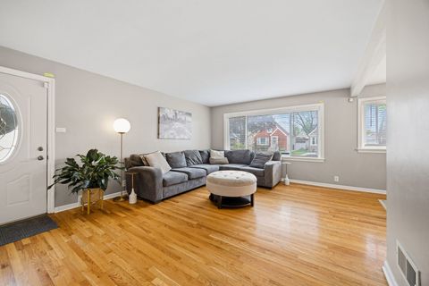 Tiny photo for 9636 S TROY Avenue, Evergreen Park, IL 60805 (MLS # 12633986)