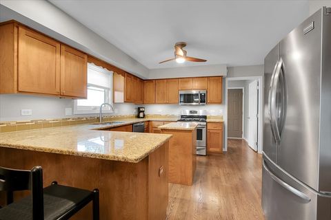 Tiny photo for 959 N Brainard Street, Naperville, IL 60563 (MLS # 12497154)
