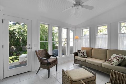Tiny photo for 959 N Brainard Street, Naperville, IL 60563 (MLS # 12497154)