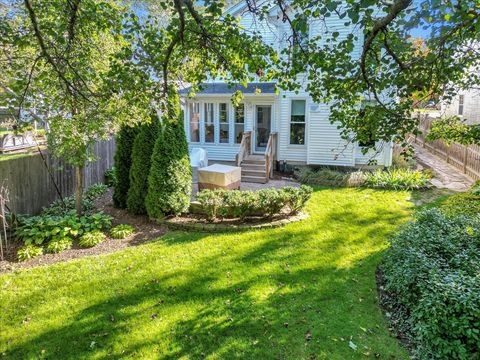 Tiny photo for 959 N Brainard Street, Naperville, IL 60563 (MLS # 12497154)
