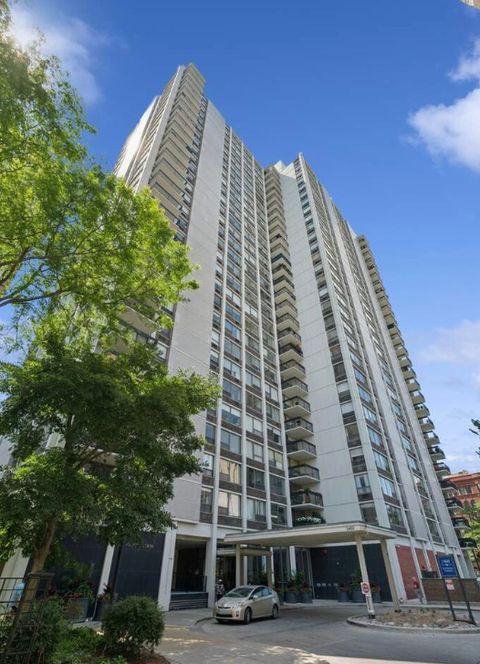1460 N Sandburg Terrace 501 Chicago IL 60610