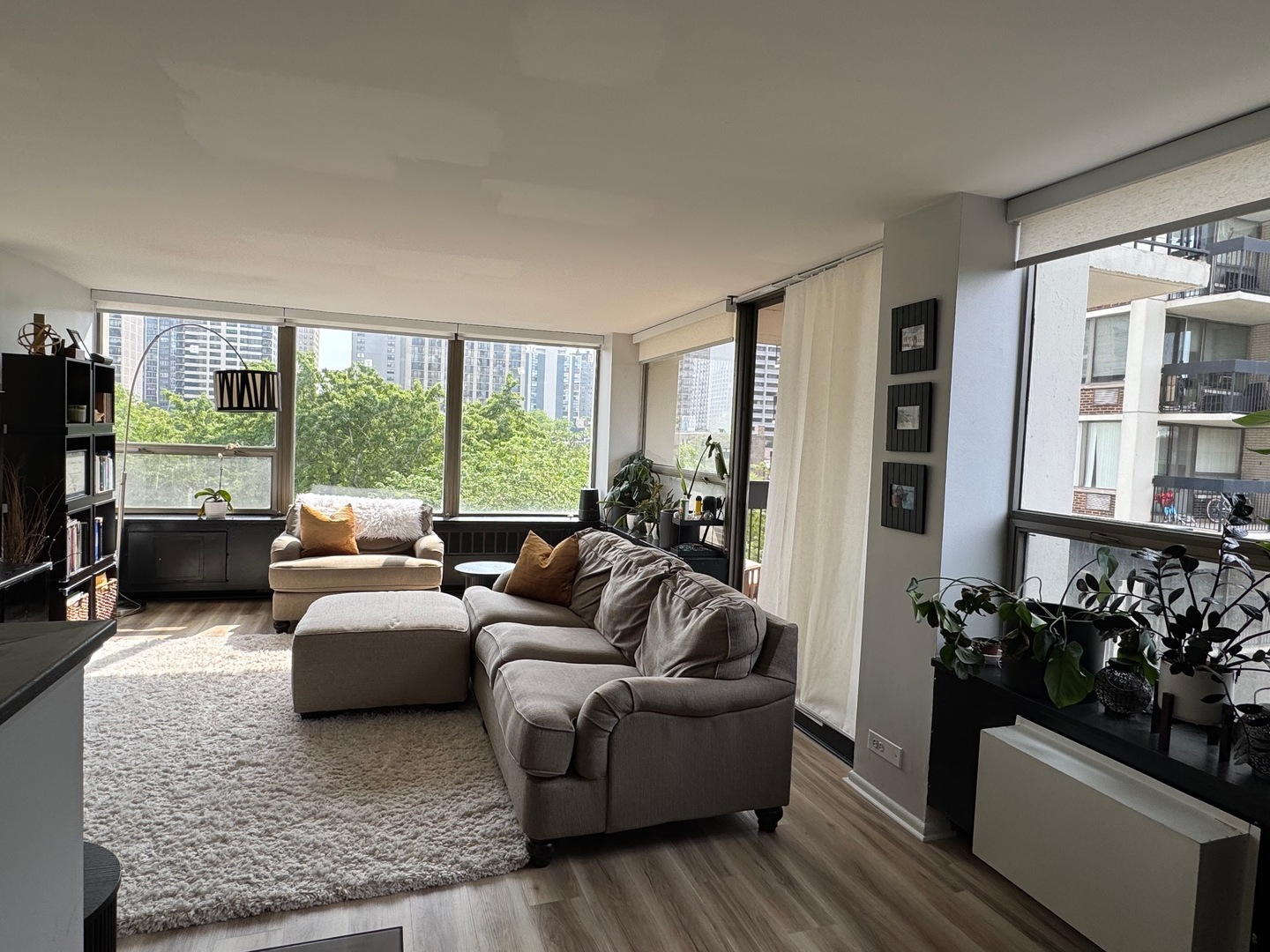 1460 N Sandburg Terrace 501