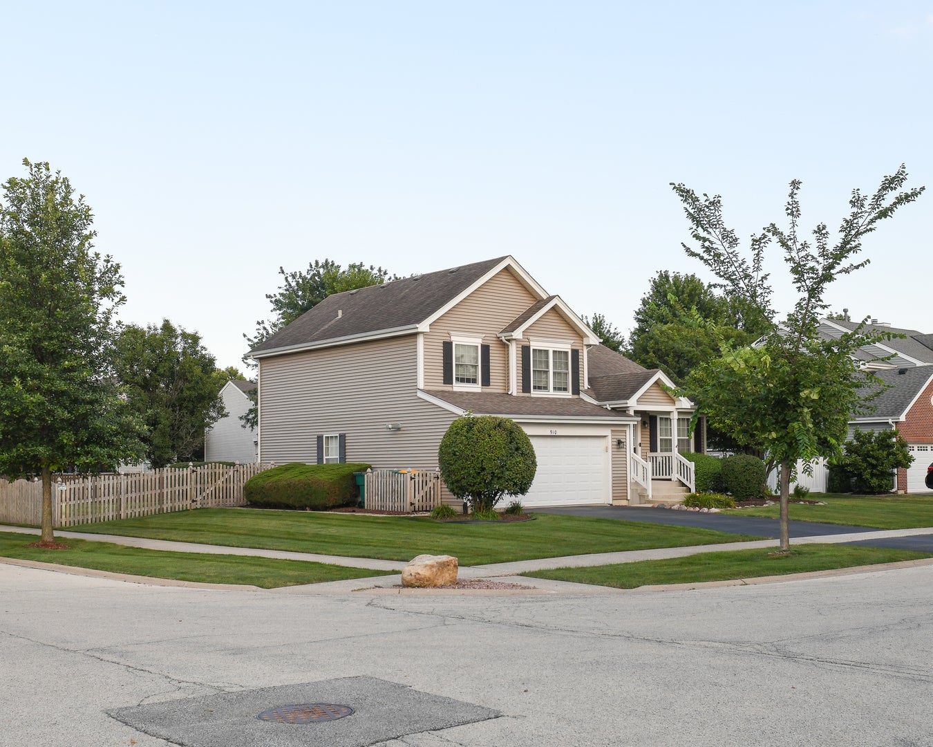 910 Carlyle Drive
