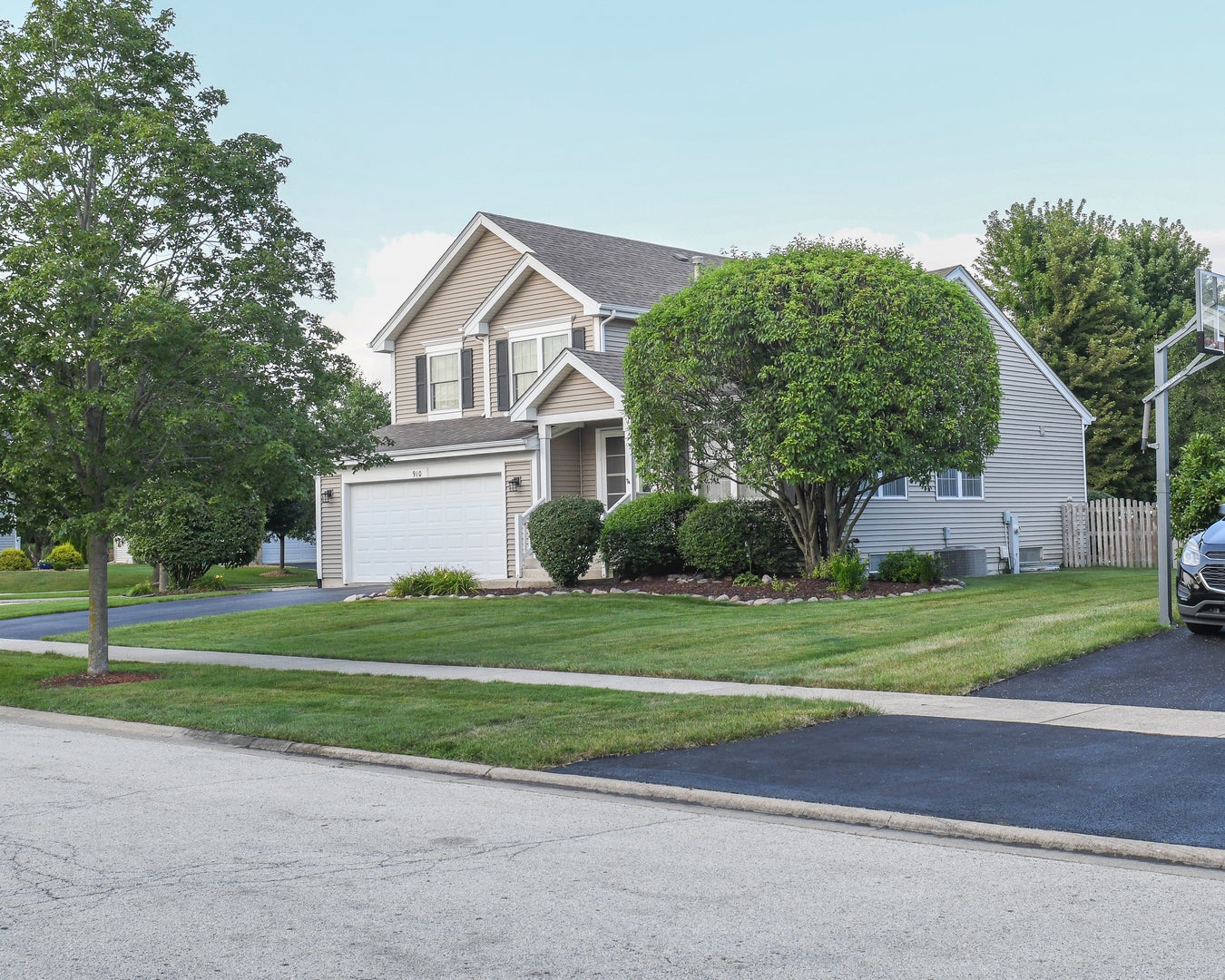 910 Carlyle Drive