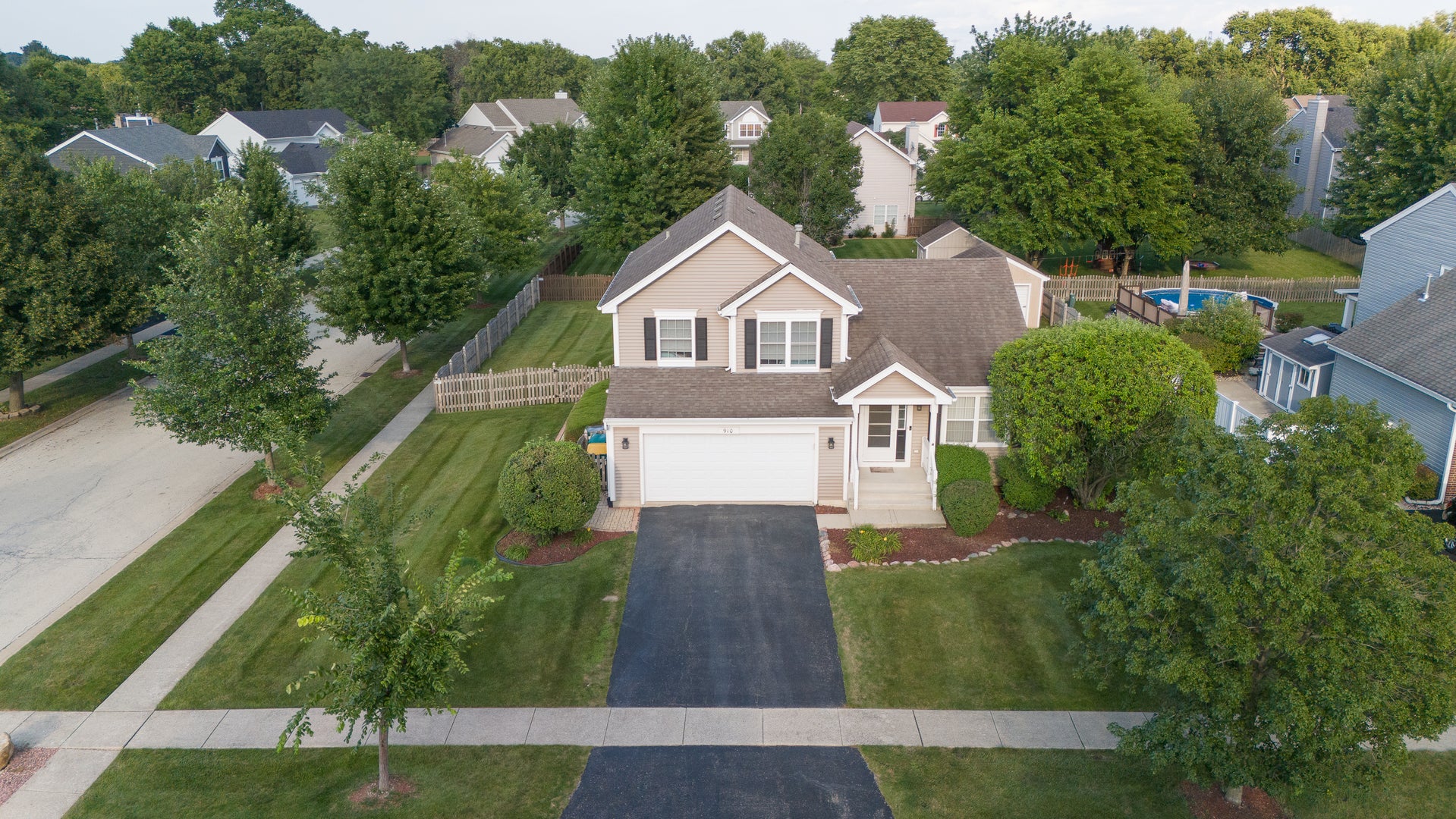 910 Carlyle Drive