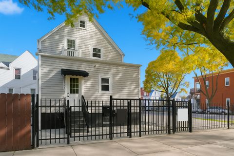 Photo of 1703 N MONTICELLO Avenue, Chicago, IL 60647 (MLS # 12489928)