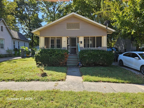 Photo of 613 W Elm Street, Carbondale, IL 62901 (MLS # 12768729)