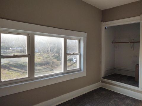 Tiny photo for 603 N 5th Street, Vienna, IL 62995 (MLS # 100000463)