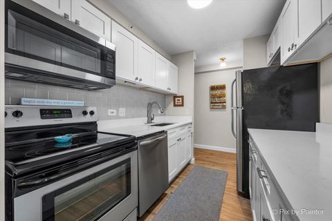 Tiny photo for 1840 HUNTINGTON Boulevard #BW608, Hoffman Estates, IL 60169 (MLS # 12518879)