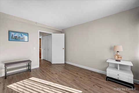 Tiny photo for 1840 HUNTINGTON Boulevard #BW608, Hoffman Estates, IL 60169 (MLS # 12518879)