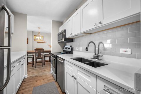 Tiny photo for 1840 HUNTINGTON Boulevard #BW608, Hoffman Estates, IL 60169 (MLS # 12518879)