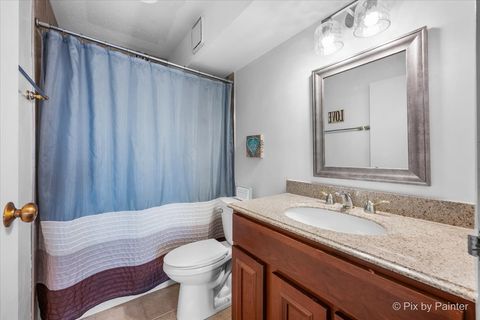 Tiny photo for 1840 HUNTINGTON Boulevard #BW608, Hoffman Estates, IL 60169 (MLS # 12518879)