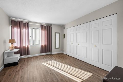 Tiny photo for 1840 HUNTINGTON Boulevard #BW608, Hoffman Estates, IL 60169 (MLS # 12518879)