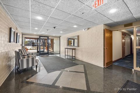 Tiny photo for 1840 HUNTINGTON Boulevard #BW608, Hoffman Estates, IL 60169 (MLS # 12518879)