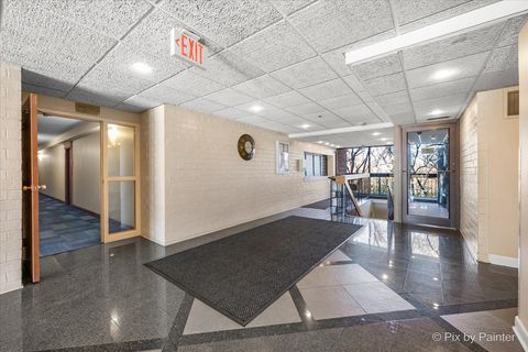Tiny photo for 1840 HUNTINGTON Boulevard #BW608, Hoffman Estates, IL 60169 (MLS # 12518879)