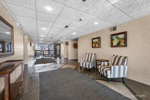 Tiny photo for 1840 HUNTINGTON Boulevard #BW608, Hoffman Estates, IL 60169 (MLS # 12518879)