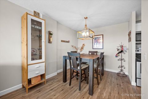 Tiny photo for 1840 HUNTINGTON Boulevard #BW608, Hoffman Estates, IL 60169 (MLS # 12518879)