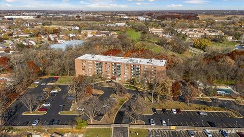 Tiny photo for 1840 HUNTINGTON Boulevard #BW608, Hoffman Estates, IL 60169 (MLS # 12518879)