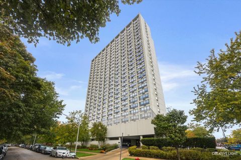 5100 N Marine Drive 6B Chicago IL 60640