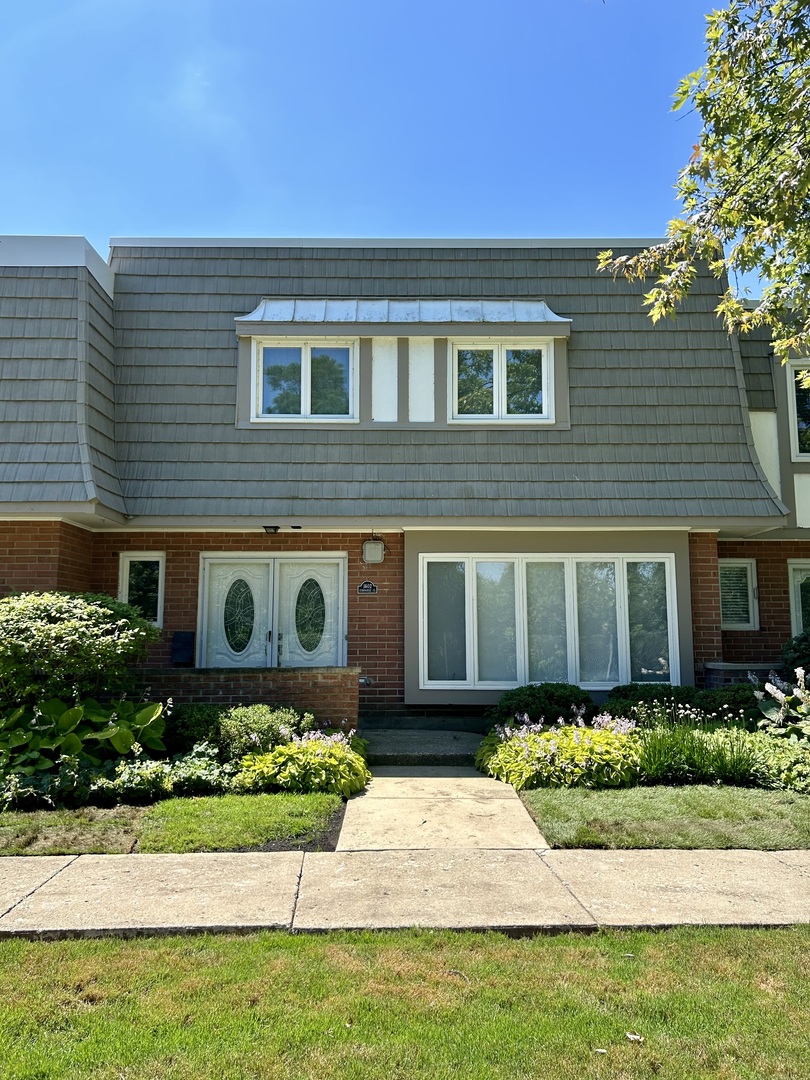 View Highland Park, IL 60035 townhome