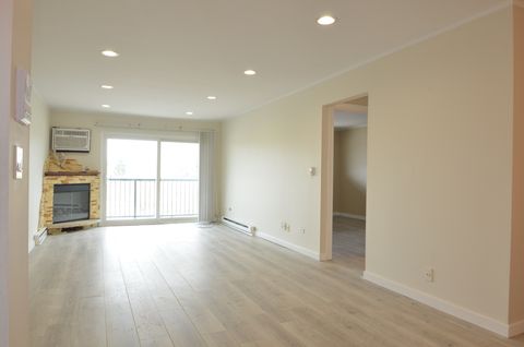 Tiny photo for 826 E Old Willow Road #206, Prospect Heights, IL 60070 (MLS # 12629865)
