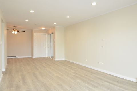 Tiny photo for 826 E Old Willow Road #206, Prospect Heights, IL 60070 (MLS # 12629865)