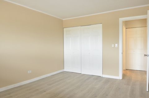 Tiny photo for 826 E Old Willow Road #206, Prospect Heights, IL 60070 (MLS # 12629865)