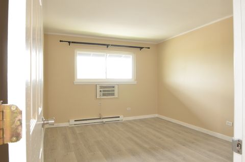 Tiny photo for 826 E Old Willow Road #206, Prospect Heights, IL 60070 (MLS # 12629865)
