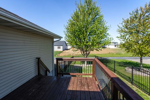 Tiny photo for 6234 Mississippi Avenue, Davenport, IA 52807 (MLS # 12629253)