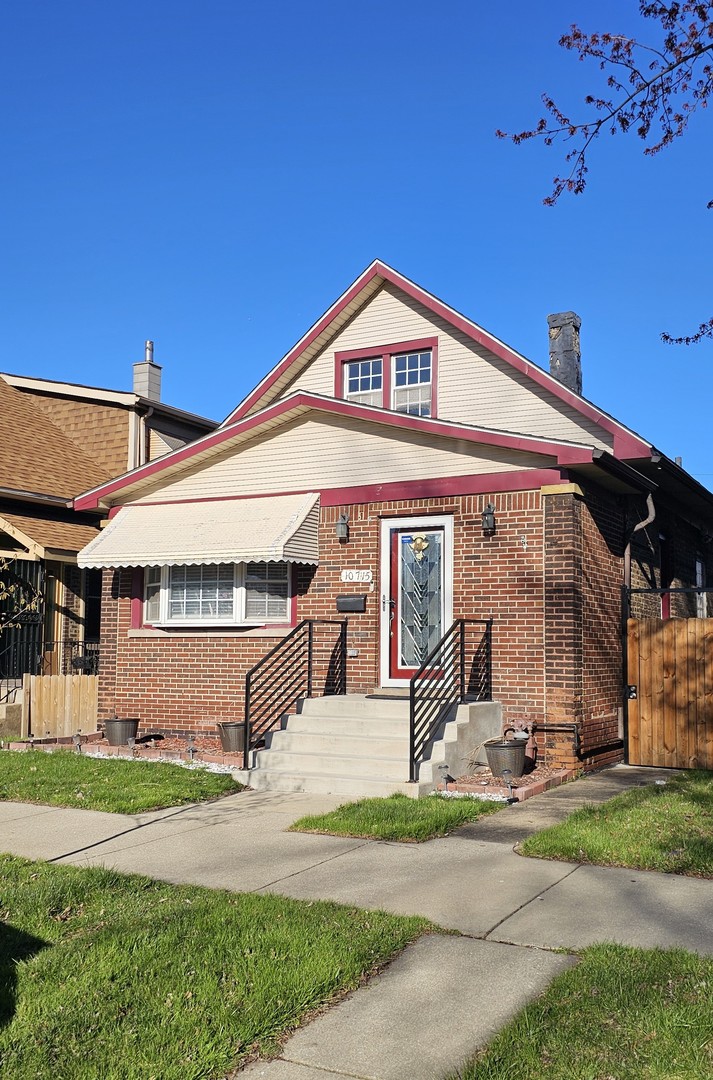 View Chicago, IL 60617 house