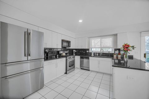 Tiny photo for 2873 Whispering Oaks Drive, Buffalo Grove, IL 60089 (MLS # 12577995)