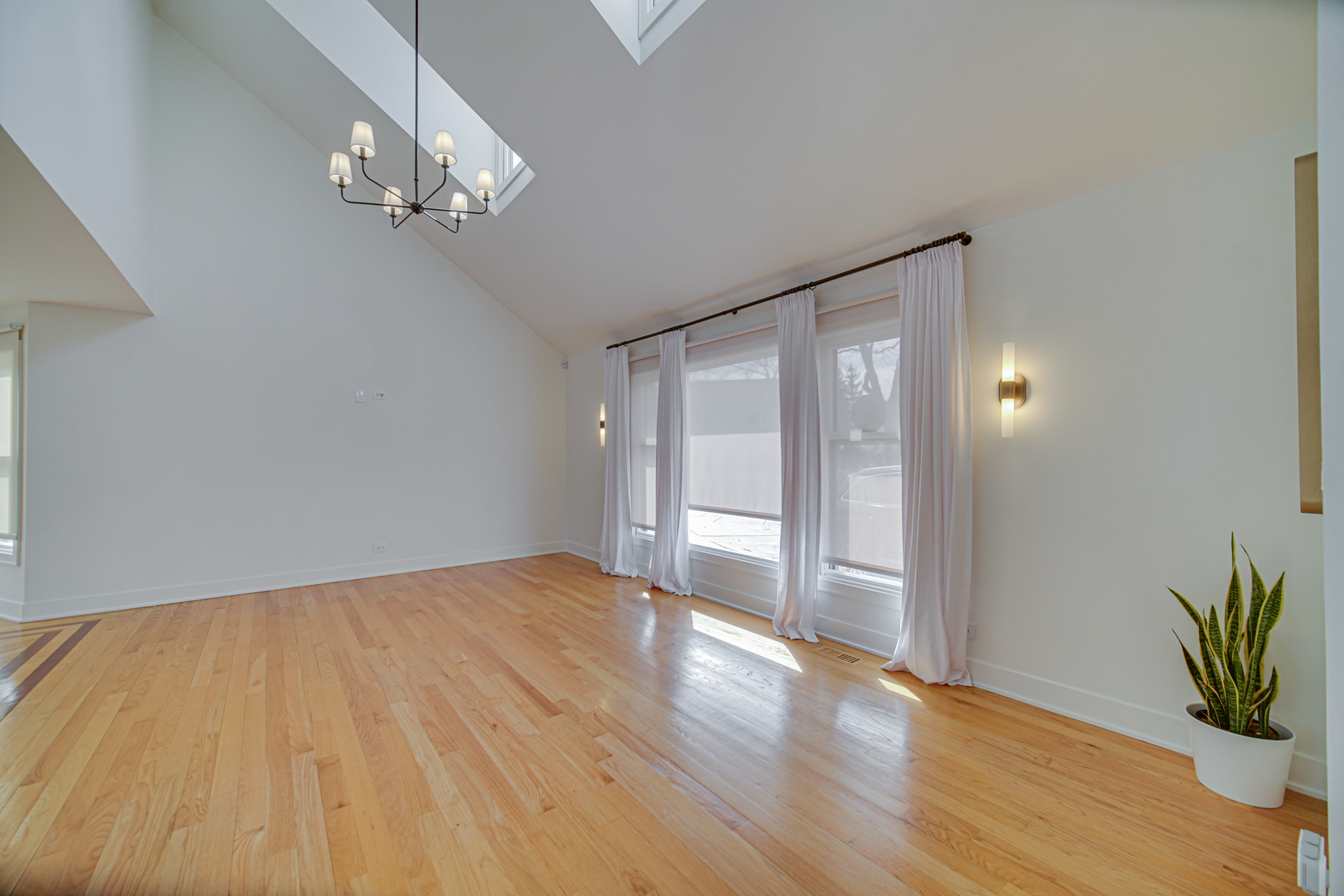 2873 Whispering Oaks Drive