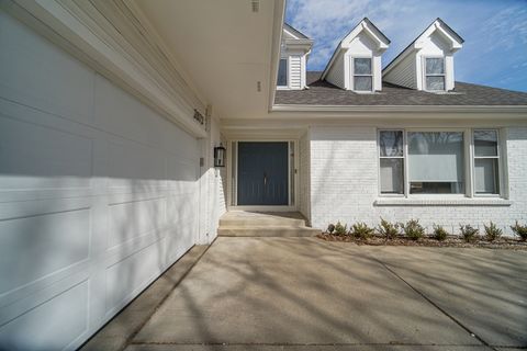 2873 Whispering Oaks Drive Buffalo Grove IL 60089