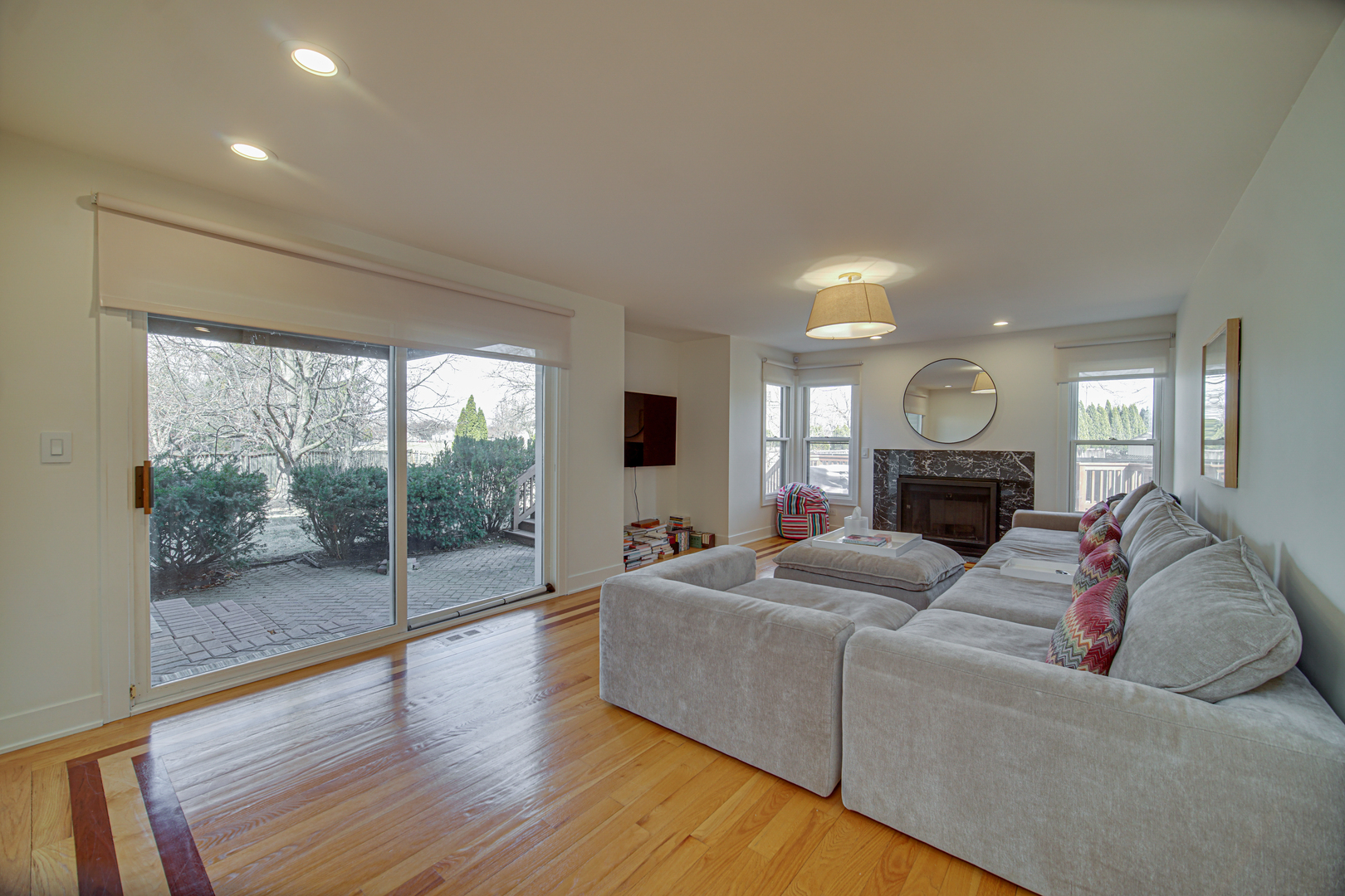 2873 Whispering Oaks Drive