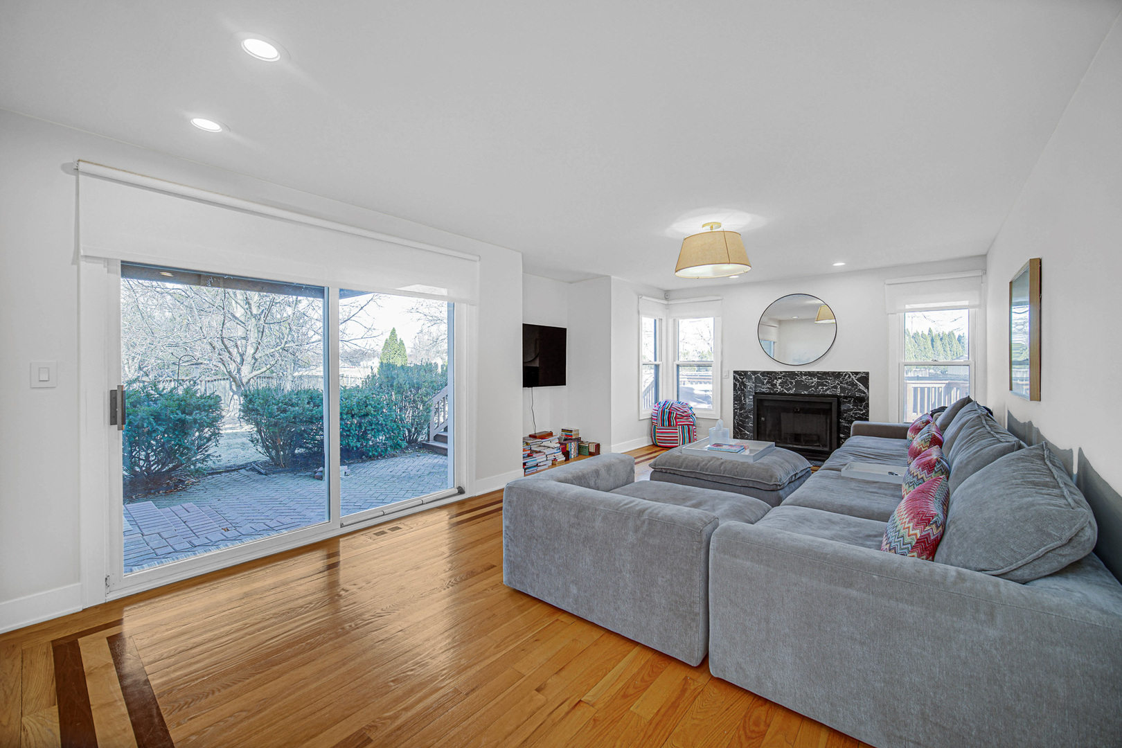 2873 Whispering Oaks Drive