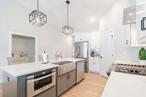 Tiny photo for 1809 Glenbridge Road, Bloomington, IL 61704 (MLS # 12505940)