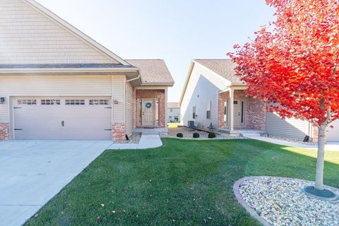 Photo of 1809 Glenbridge Road, Bloomington, IL 61704 (MLS # 12505940)