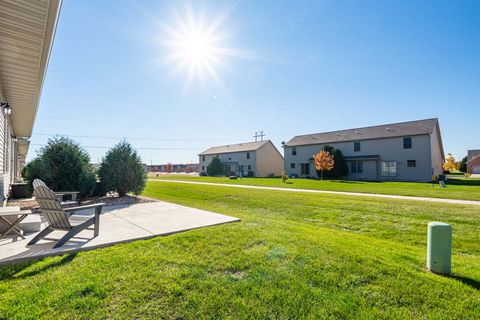 Tiny photo for 1809 Glenbridge Road, Bloomington, IL 61704 (MLS # 12505940)