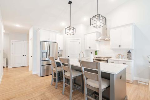 Tiny photo for 1809 Glenbridge Road, Bloomington, IL 61704 (MLS # 12505940)