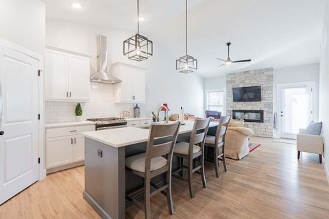 Tiny photo for 1809 Glenbridge Road, Bloomington, IL 61704 (MLS # 12505940)